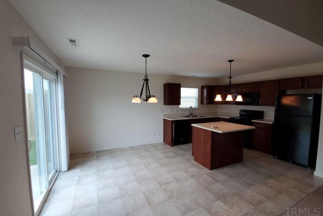 Foto del edificio - 4680 Jeremiah St