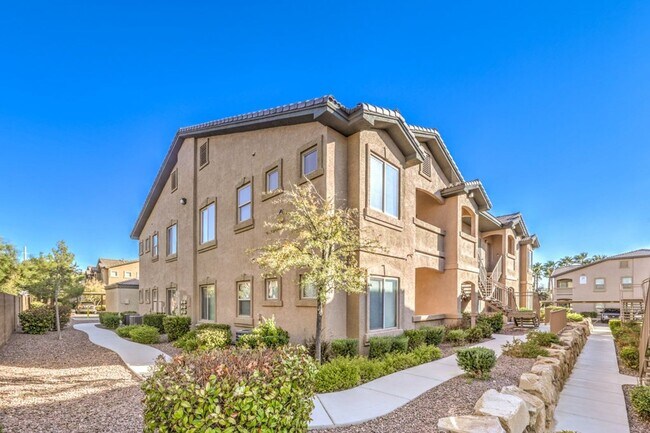 Foto del edificio - Lovely 3-Br Condo in a Guard Gated Community in the Southwest Area