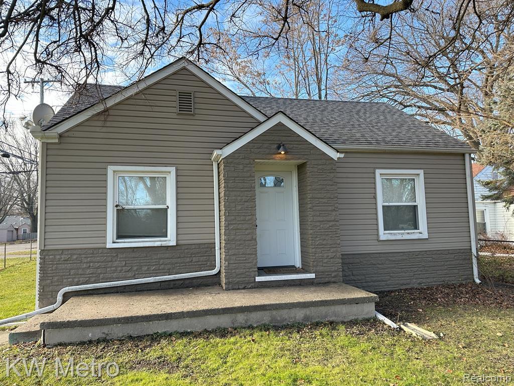 Primary Photo - 21503 Collingham Ave