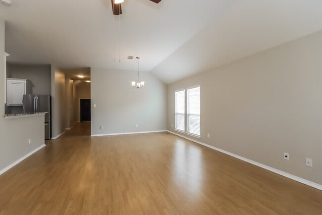 Building Photo - 15823 Scenic Water Dr