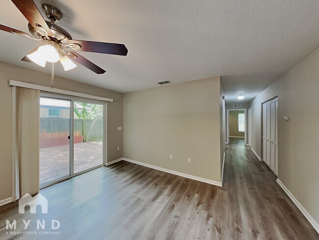 Foto del edificio - 3776 Freeman Rd