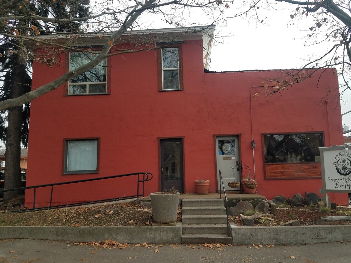 Primary Photo - 116 S Jackson St