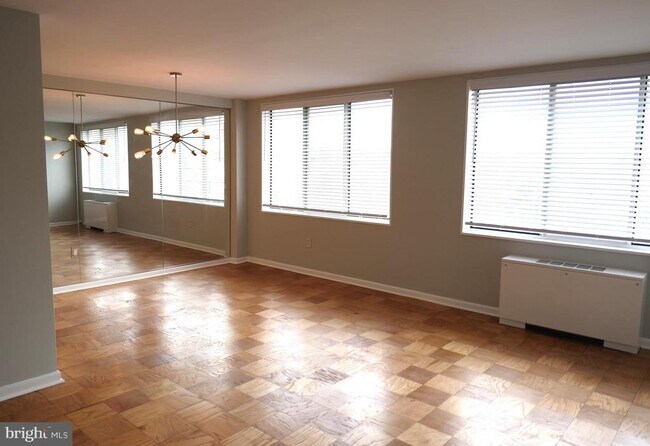 Foto del edificio - 6631 Wakefield Dr