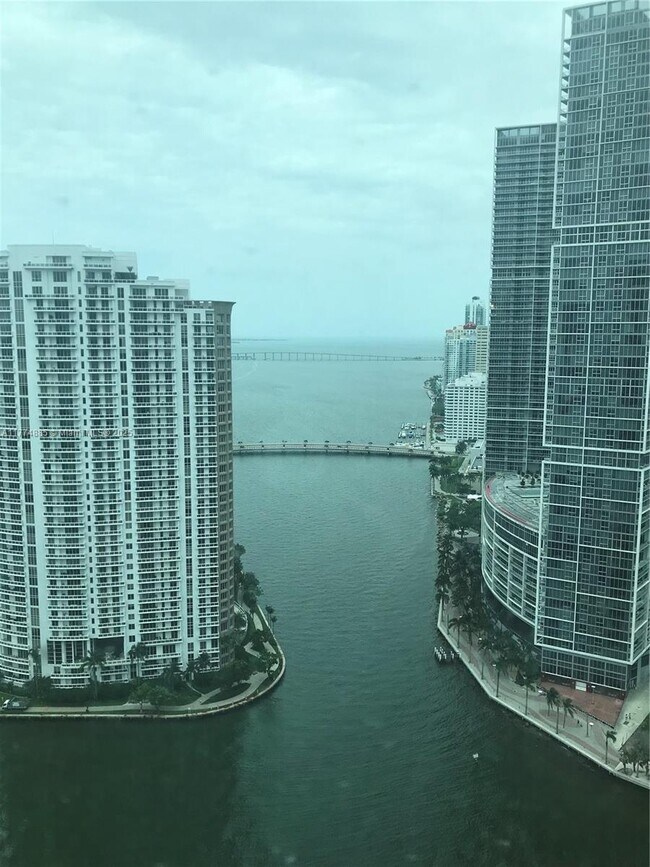 Building Photo - 300 S Biscayne Blvd