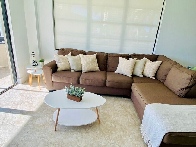 Building Photo - ** MARCO ISLAND 2/2 AT SOUTH SEAS CLUB ** RENOVATED UNIT ** AVAILABLE DEC-APRIL 2024 ** DON'T MIS...