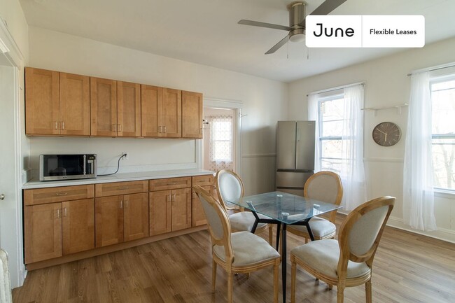 Building Photo - 61 Lithgow