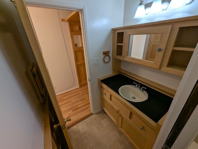 Foto del edificio - Cozy Woodwork Studio in Adam's Point