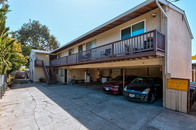 Building Photo - 2056 Glen Way