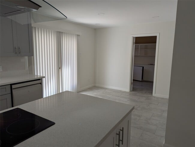 Building Photo - 1311 21st St