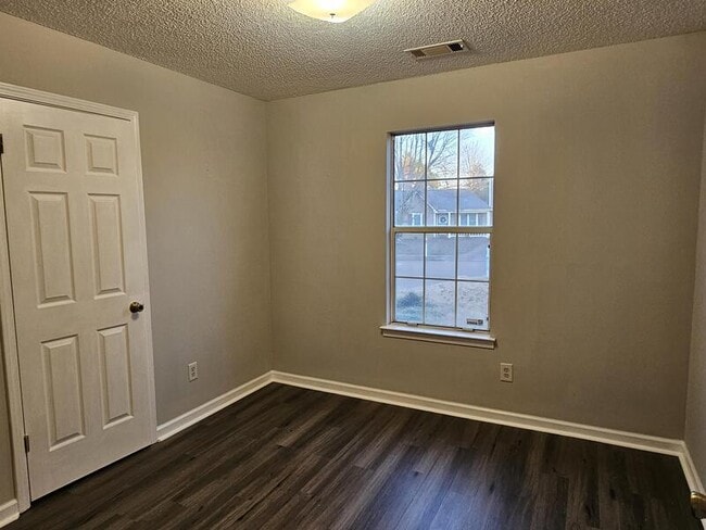Building Photo - 1593 Belle Trees Dr
