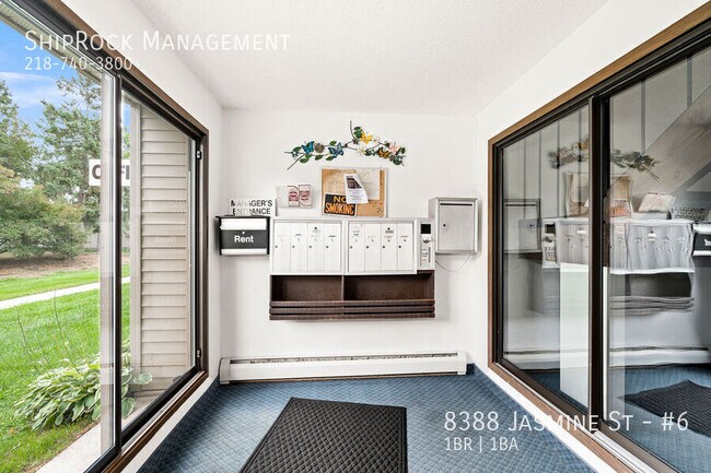 Foto del edificio - 8388 Jasmine St