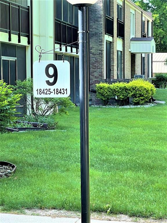 Foto del edificio - 18427 University Park Dr