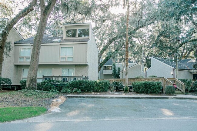 Building Photo - 409 Fairway Villas