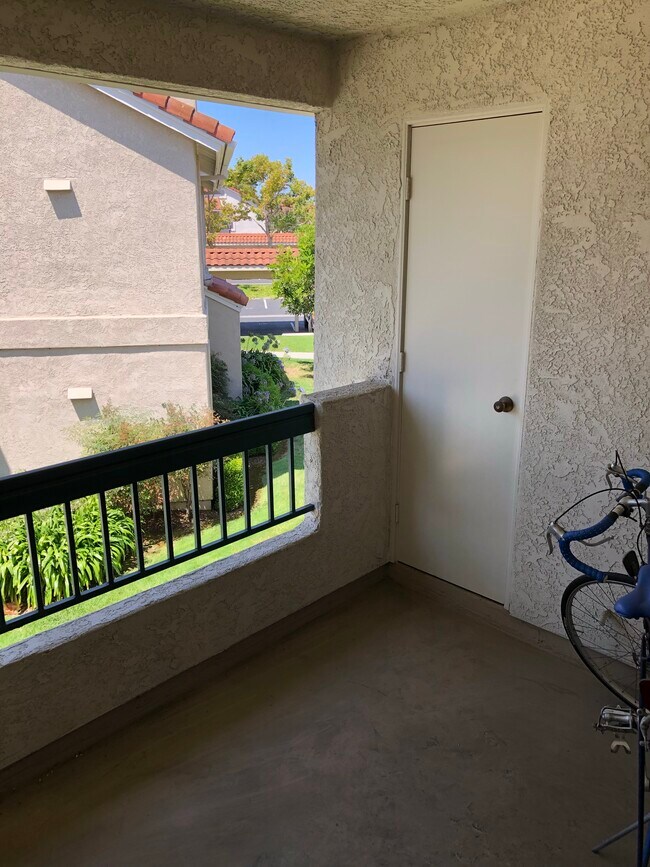 Foto del edificio - 10626 Aderman Ave