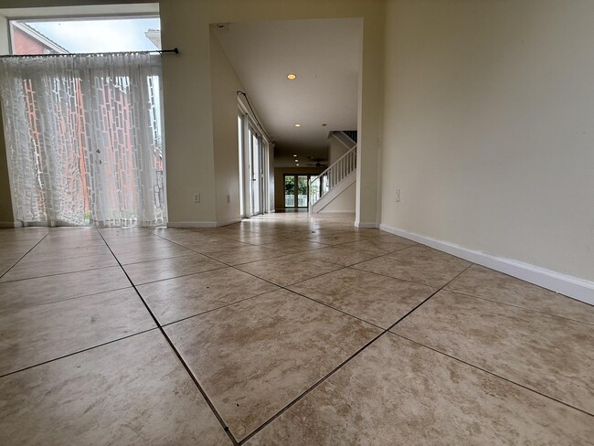 Building Photo - 2793 Shaughnessy Dr