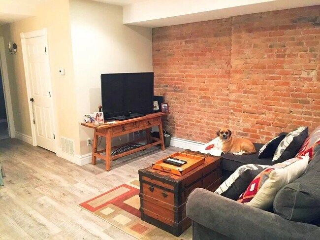 Foto del edificio - 2067 N Downing St