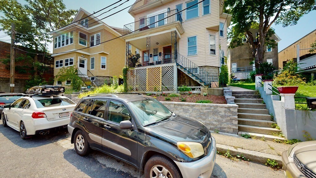 Primary Photo - 5 Douglas Ave