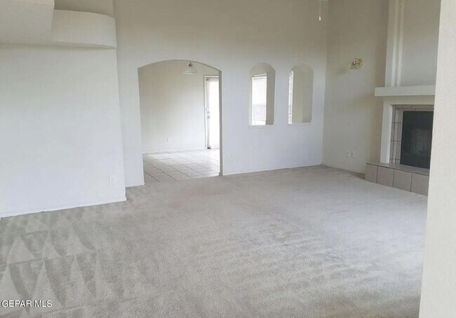 Building Photo - 733 Paseo Sereno Dr