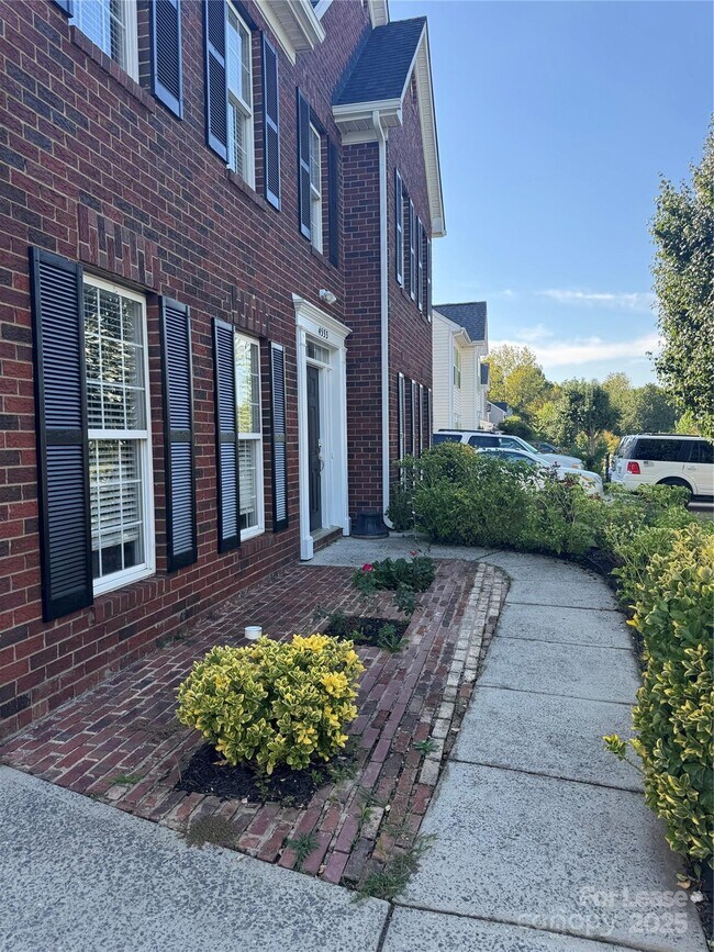 Building Photo - 4533 Cades Cove Dr