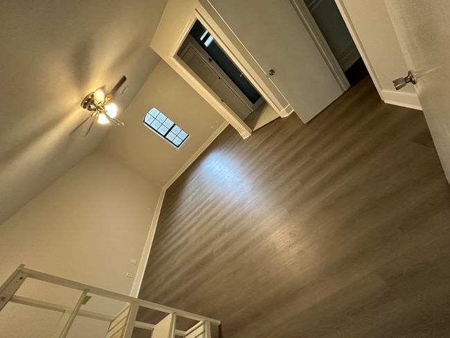 Building Photo - 7934 Grandridge Dr