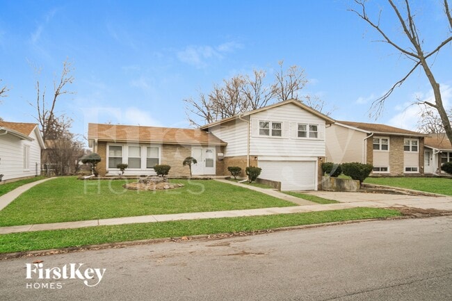 Building Photo - 17621 Grandview Dr