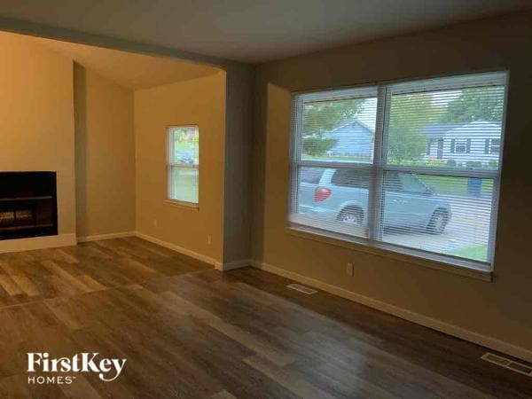Building Photo - 20 Sungrove Dr