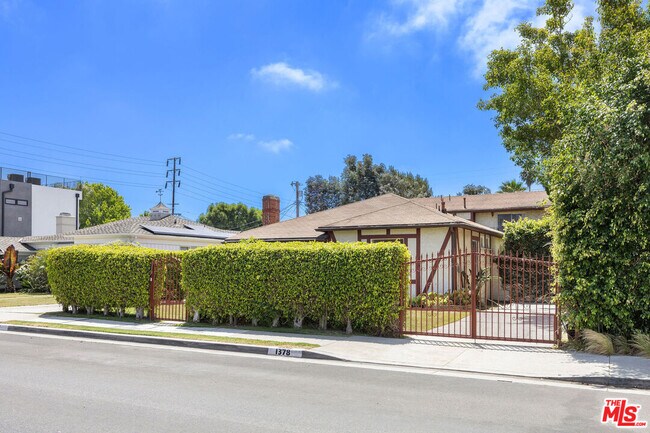 Building Photo - 1378 Morningside Way