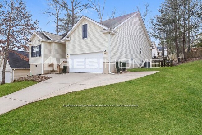 Foto del edificio - 308 Sprucewood Court