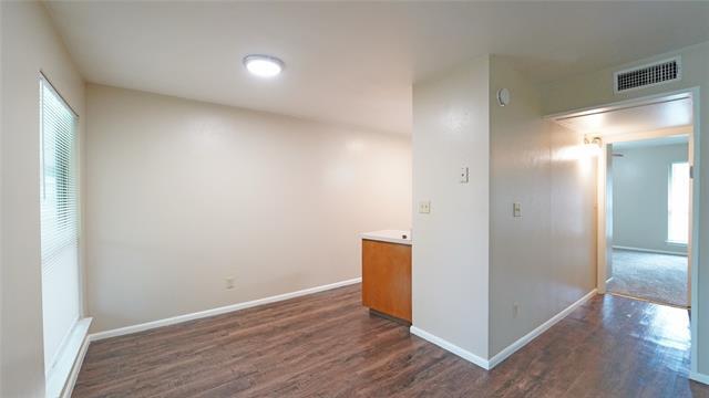 Foto del edificio - 202 E Oak St
