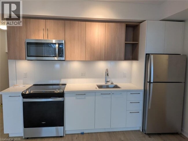 Building Photo - 498 Plains Rd E