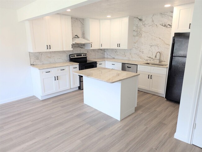 Foto del edificio - 2911 Huckleberry Ln