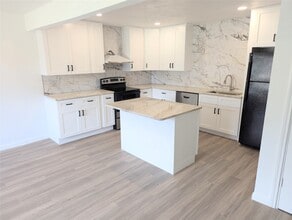 Building Photo - 2911 Huckleberry Ln