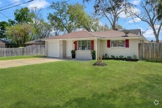 Building Photo - 334 Pennington Dr