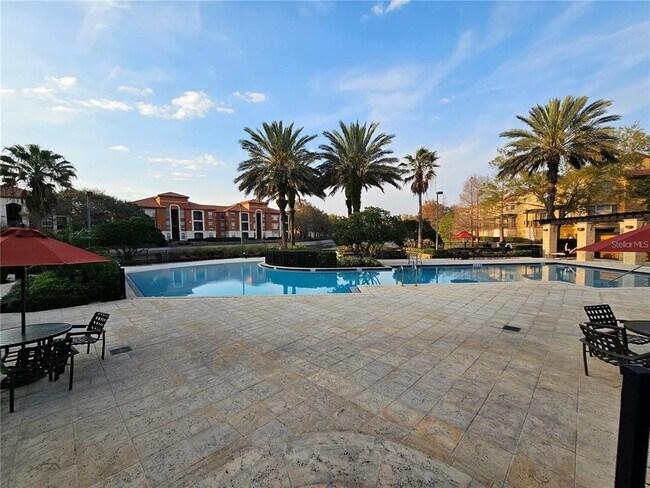 Foto del edificio - 6151 Metrowest Blvd