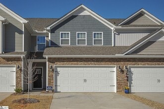 Building Photo - 204 Reynard Trl