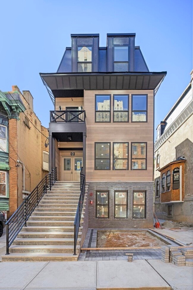 Building Photo - 131 Clifton Pl