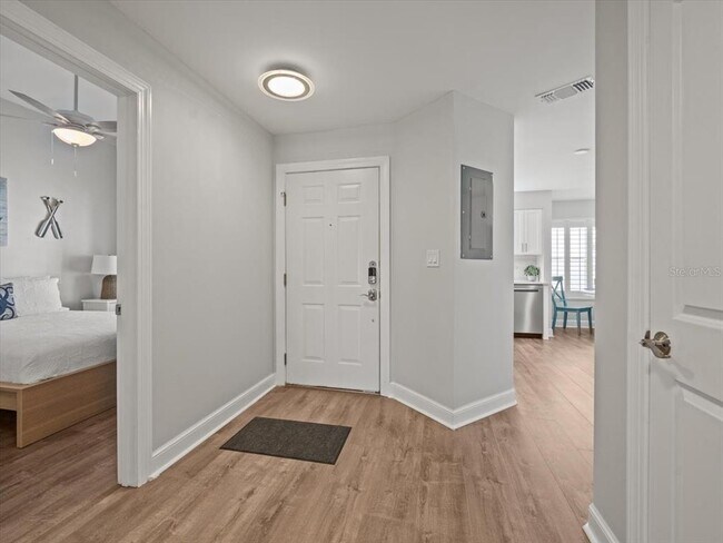 Foto del edificio - 5900 Bahia Del Mar Cir N