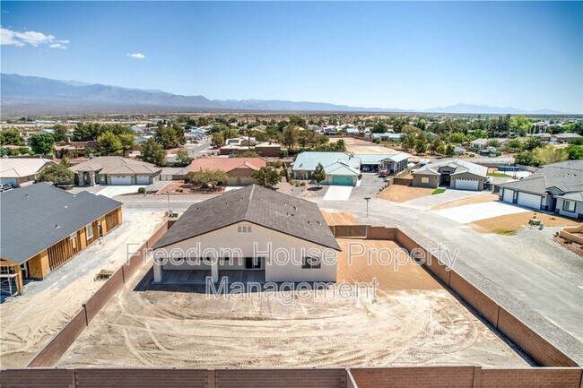 Foto del edificio - 6380 Waterford St