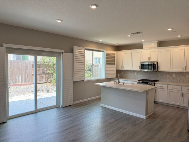 Foto del edificio - 700 Apricot Cir