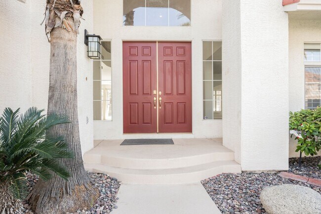 Building Photo - Luxury Home located in Henderson