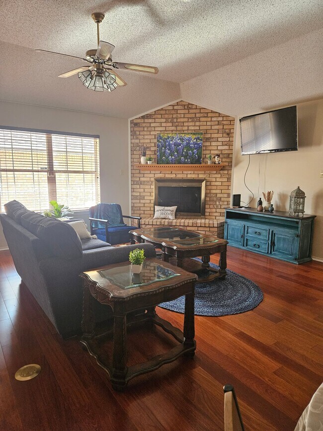 Foto del edificio - 4429 White Ash Ln