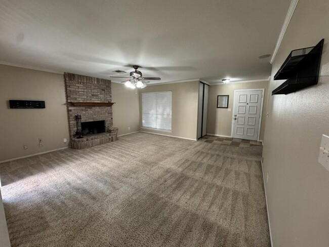 Building Photo - 104 Ridgewood Dr