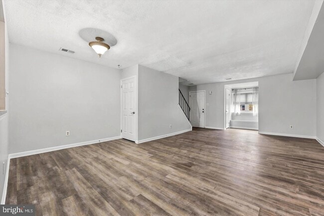 Building Photo - 34 Kelmar Ave