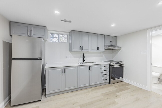 Building Photo - 222 Hammersmith Ct