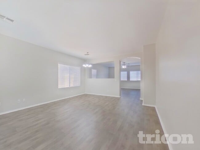 Building Photo - 6923 S 50th Dr