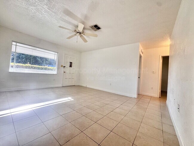 Building Photo - 408 New York Ave