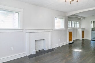Building Photo - 2024 E 48th Terrace