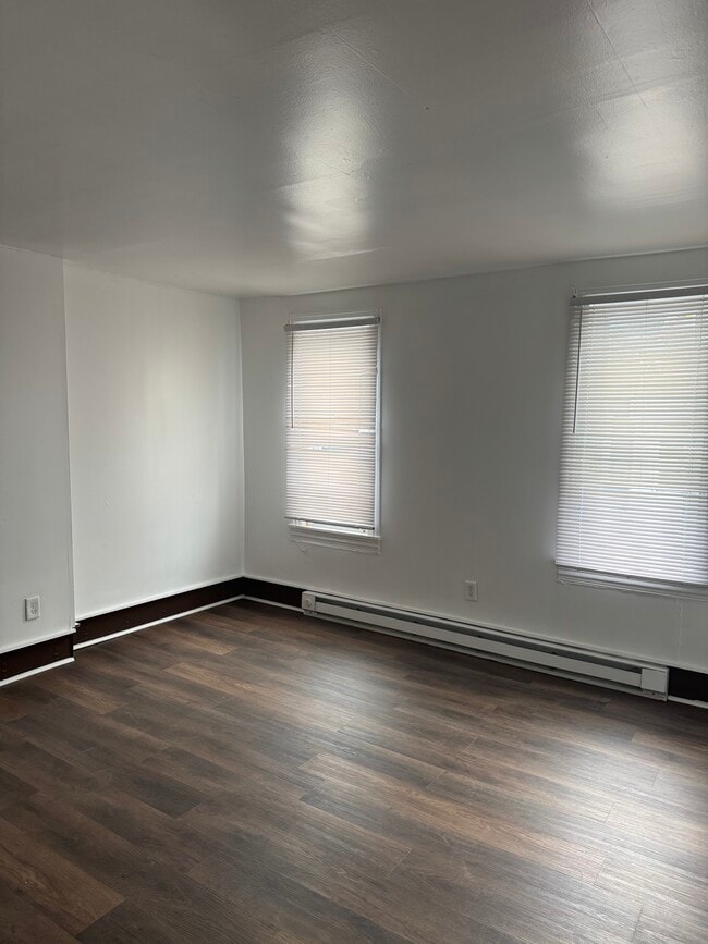 Building Photo - 423 Orange St