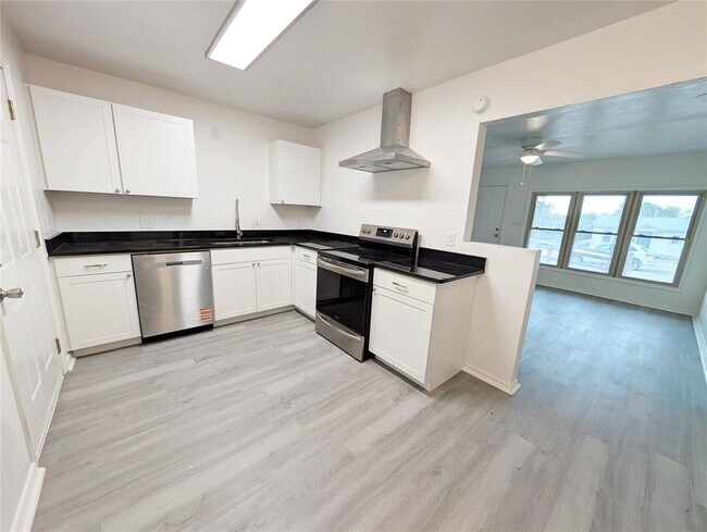 Foto del edificio - 4225 NE 16th Terrace