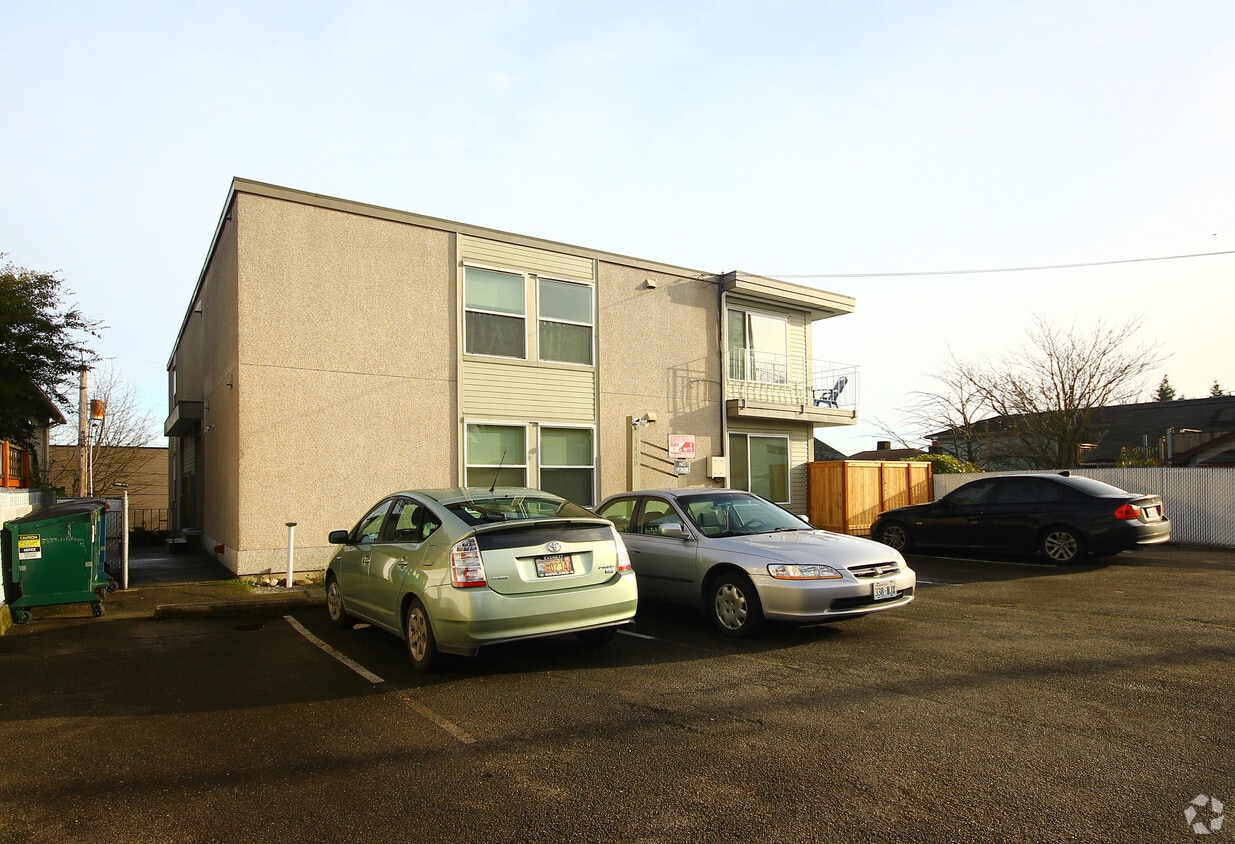 Building Photo - Whitman Apartments